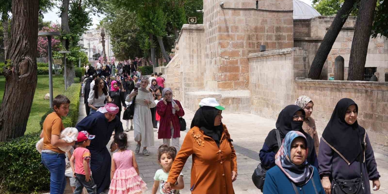Şehitkamilli Kadınlardan Şanlıurfa’ya Tarihi Gezi