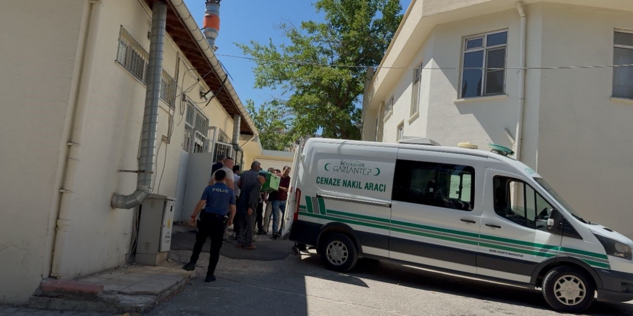 Kazada Hayatını Kaybeden Paramedik Anne Ve 2 Çocuğu, Yakınlarına Teslim Edildi