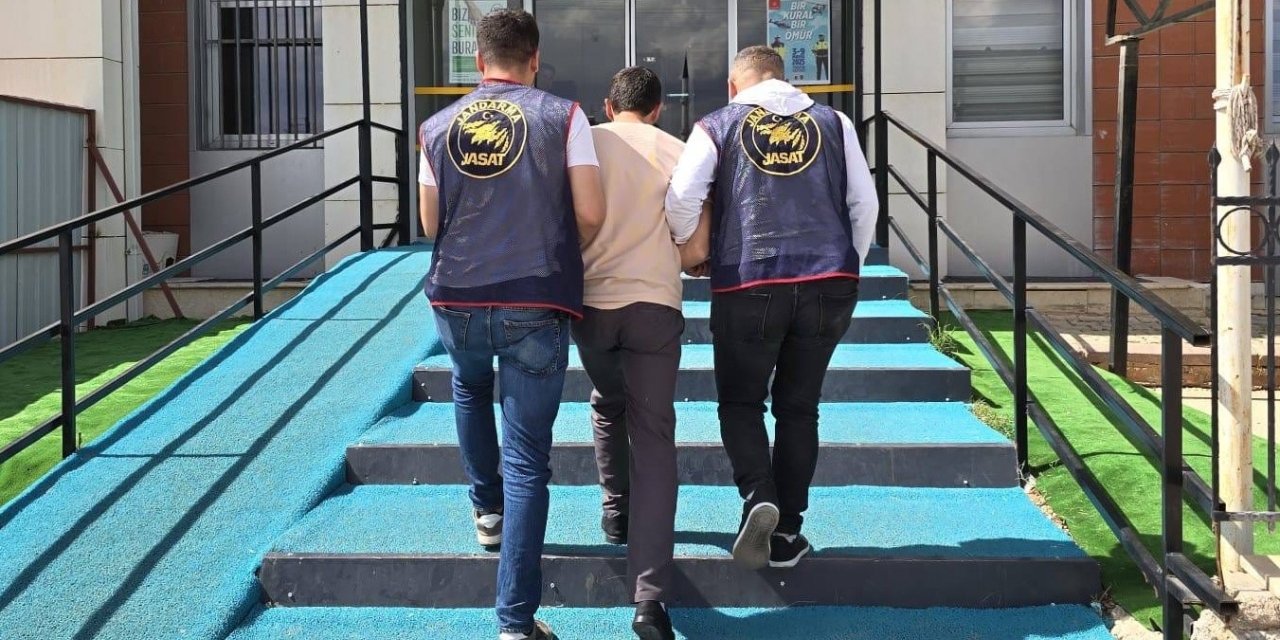 Havaya Ateş Ederek Vatandaşları Tehdit Eden Şahsı Jandarma Yakaladı