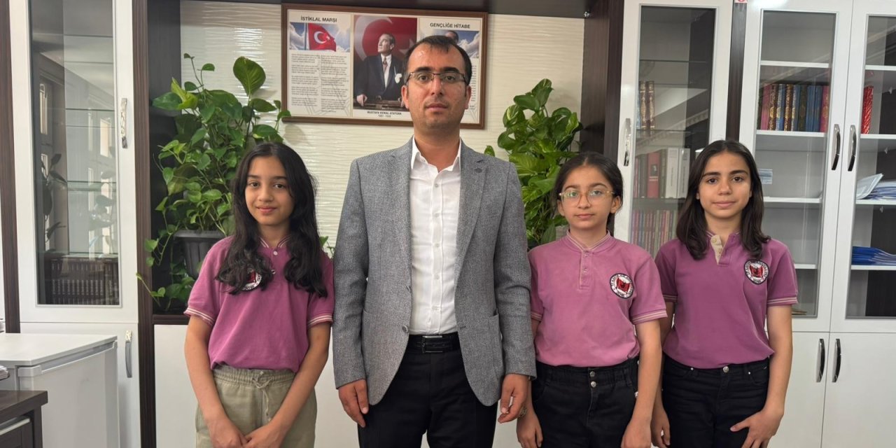 Kahta’da Dört Öğrenci 500 Tam Puanla Türkiye Birincisi Oldu