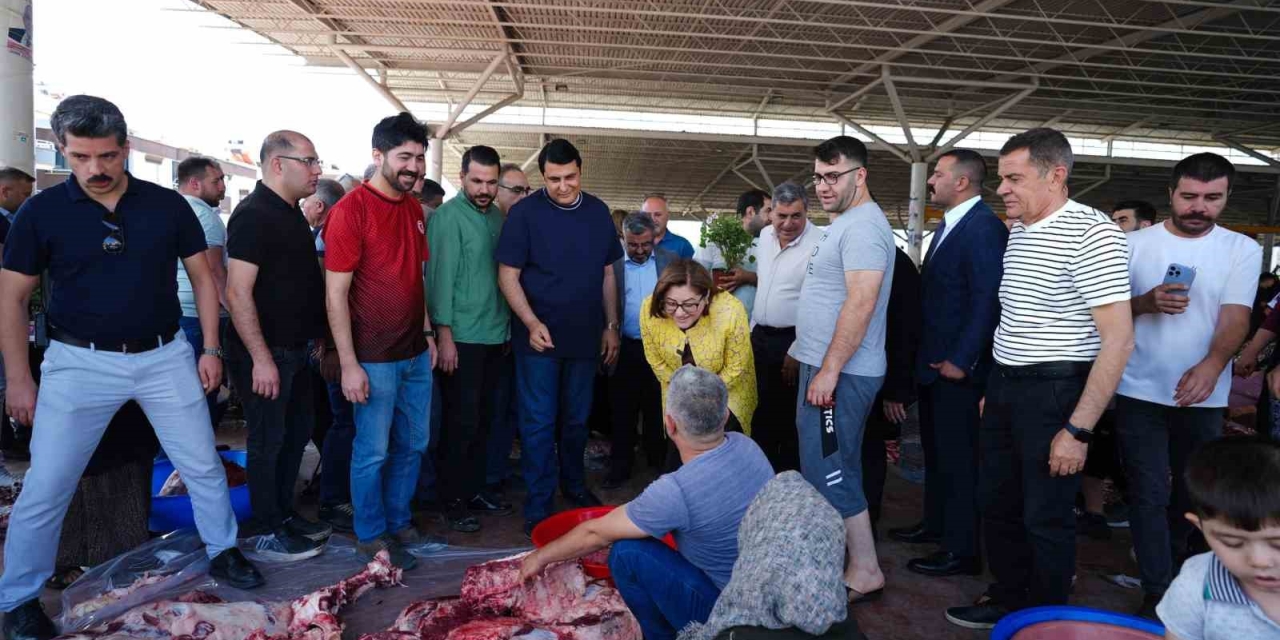 Yılmaz Ve Şahin Vatandaşlarla Bayramlaştı