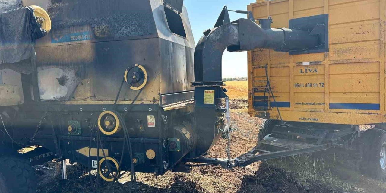 Biçerdöverin Motor Kısmında Çıkan Yangın Buğday Tarlasına Zarar Verdi