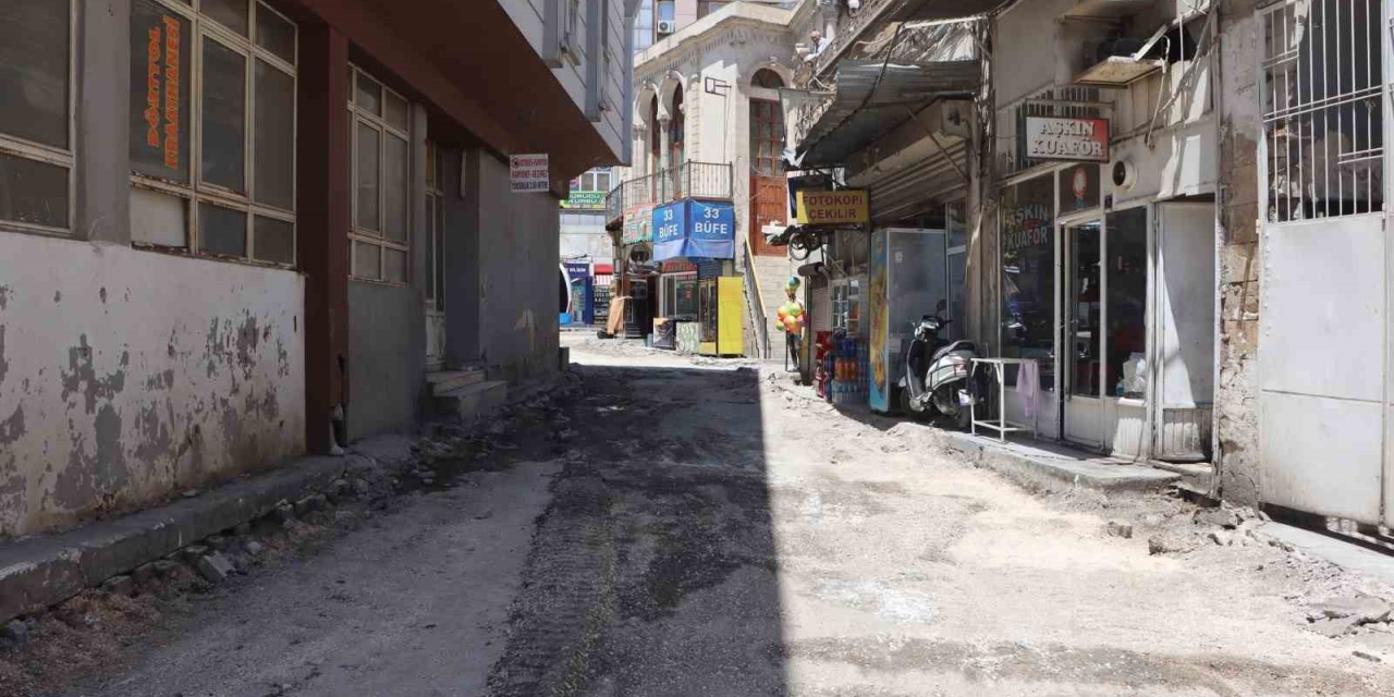 İki Tarihi Mekan Arasındaki Yol Yenileniyor