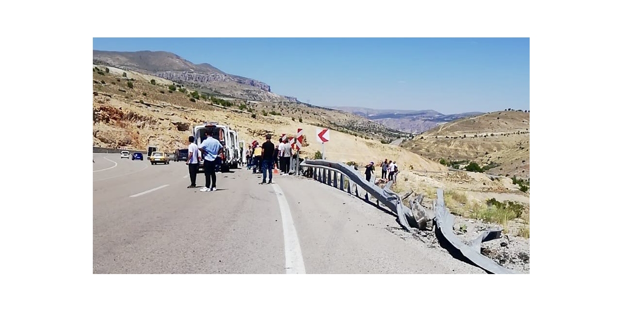 Malatya’da Otomobil Bariyerlere Çarparak Takla Attı: 1 Ölü, 2 Yaralı