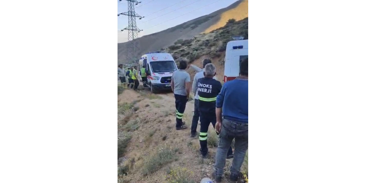 Kamyonet Uçuruma Yuvarlandı: 2 Ağır Yaralı