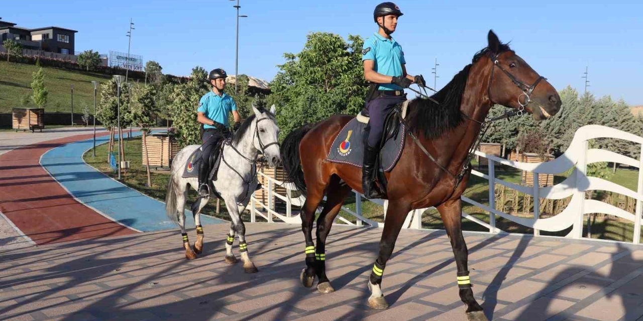 Gaziantep’te Atlı Jandarma Birlikleri Görev Başında