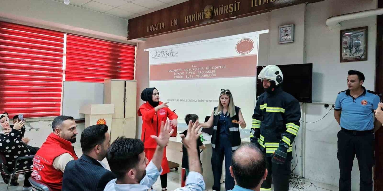 İşitme Engelli Bireylere Yangın Söndürme Eğitimi