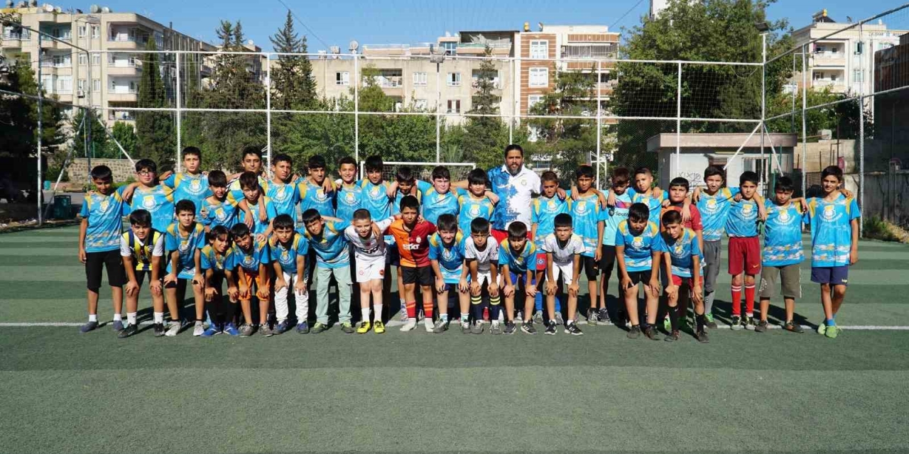 Yaz Futbol Kursu Çocukların Gözdesi Oldu