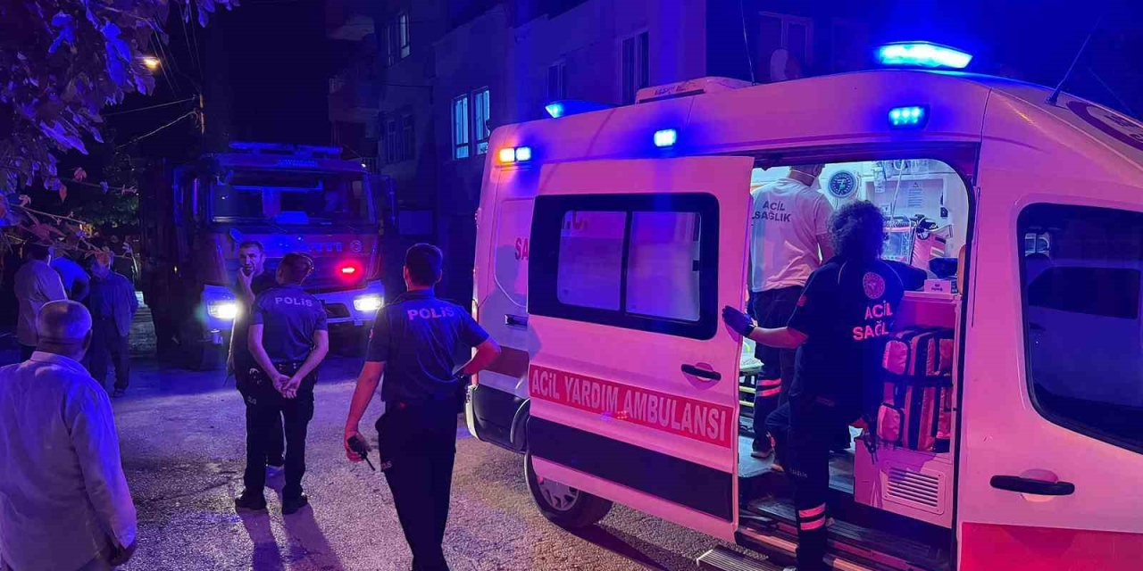 Adıyaman’da Ev Yangını: 2 Kişi Dumandan Etkilendi