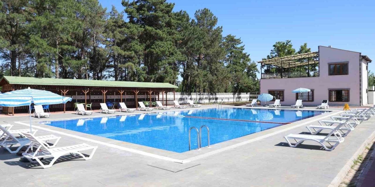 Kadınlar Yüzme Öğreniyor