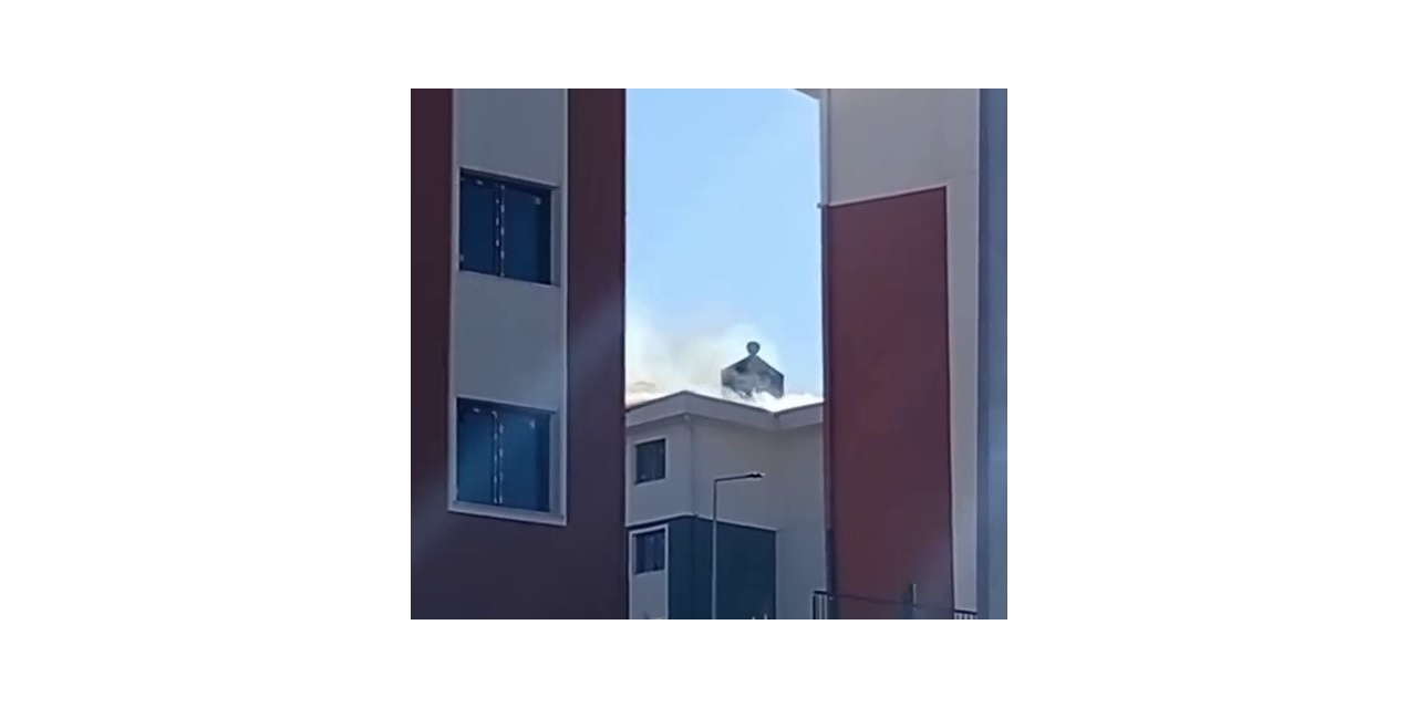 Binanın Tepesinde Korkutan Yangın