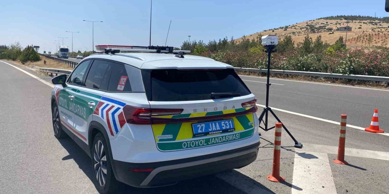 Hız Sınırını Aşan Sürücülere Ceza Yağdı