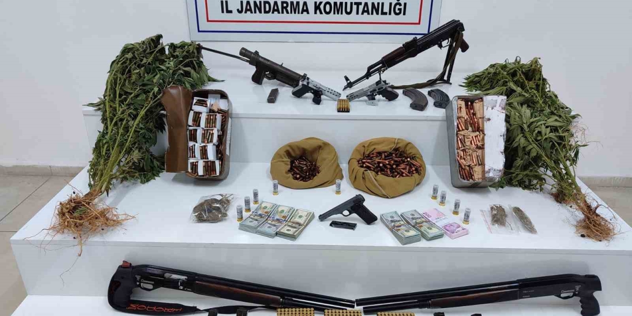 Jandarmadan Uyuşturucu Ve Kaçakçılık Operasyonları: 8 Tutuklama