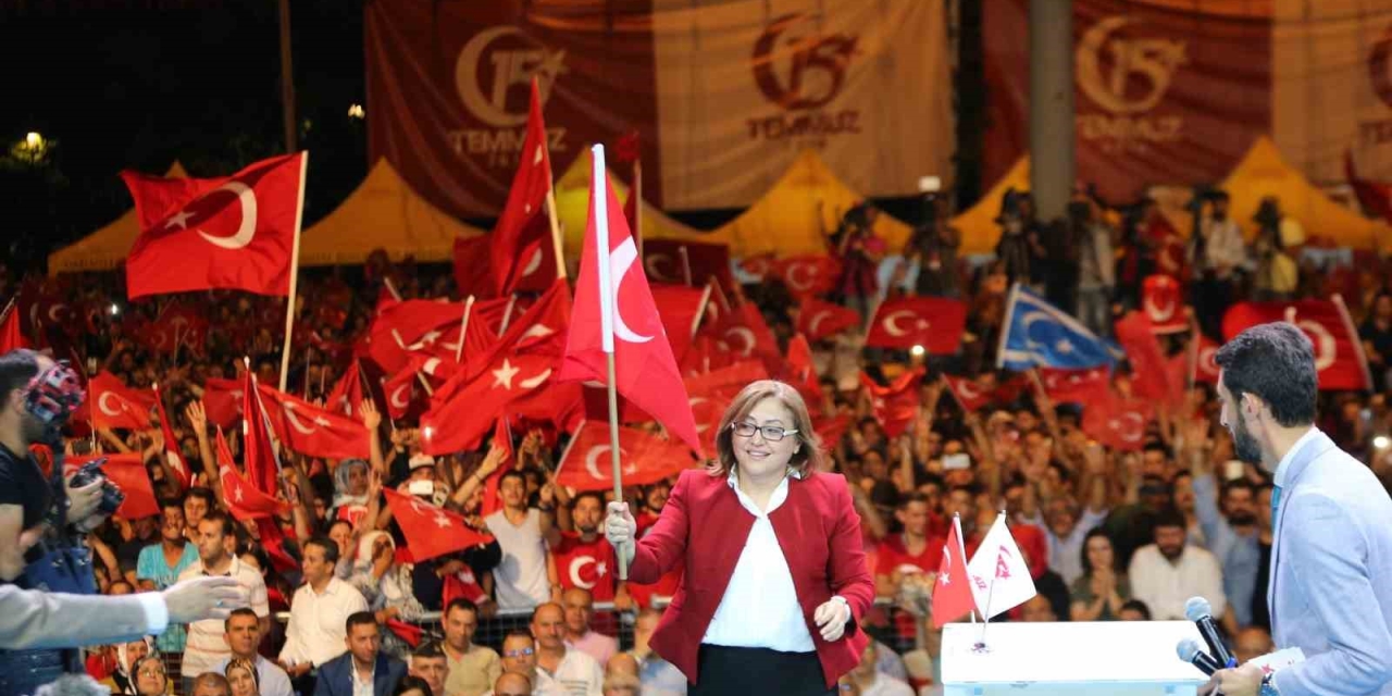 Şahin: "15 Temmuz, Bu Milletin İhanete Karşı Siper Olduğu Tarihi Bir Duruştur"
