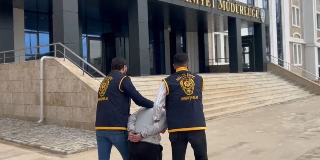 Adıyaman’da 8 Yıl 4 Ay Hapis Cezası İle Aranan Şahıs Yakalandı