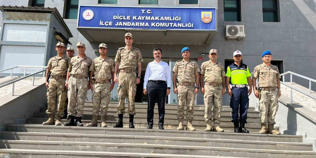Dicle Kaymakamı Mustafa Atış, Jandarma Personeli İle Bir Araya Geldi