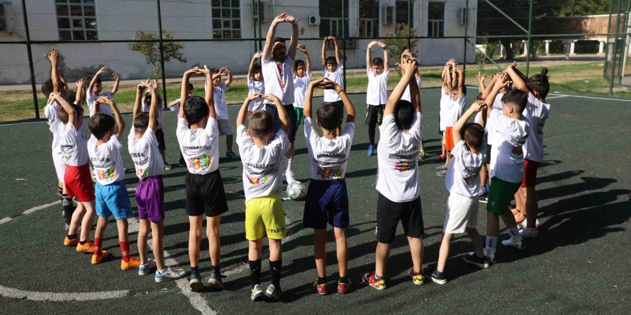 Yaz Spor Okulları 5 Bin 850 Çocuğun Katılımıyla Başladı