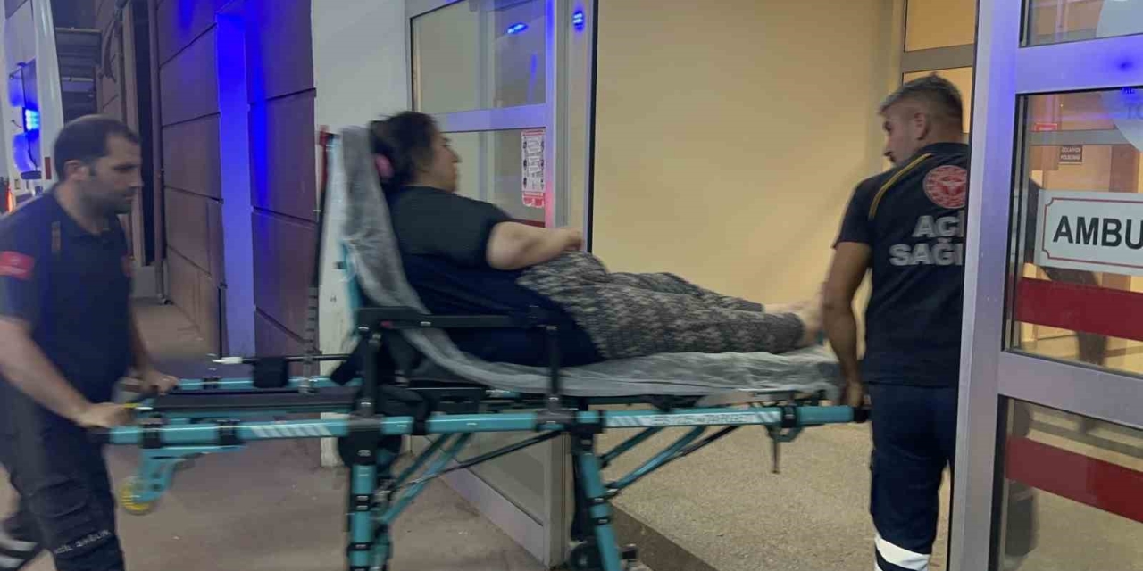 Kontrolden Çıkan Otomobil Bariyere Çarptı: 1 Yaralı