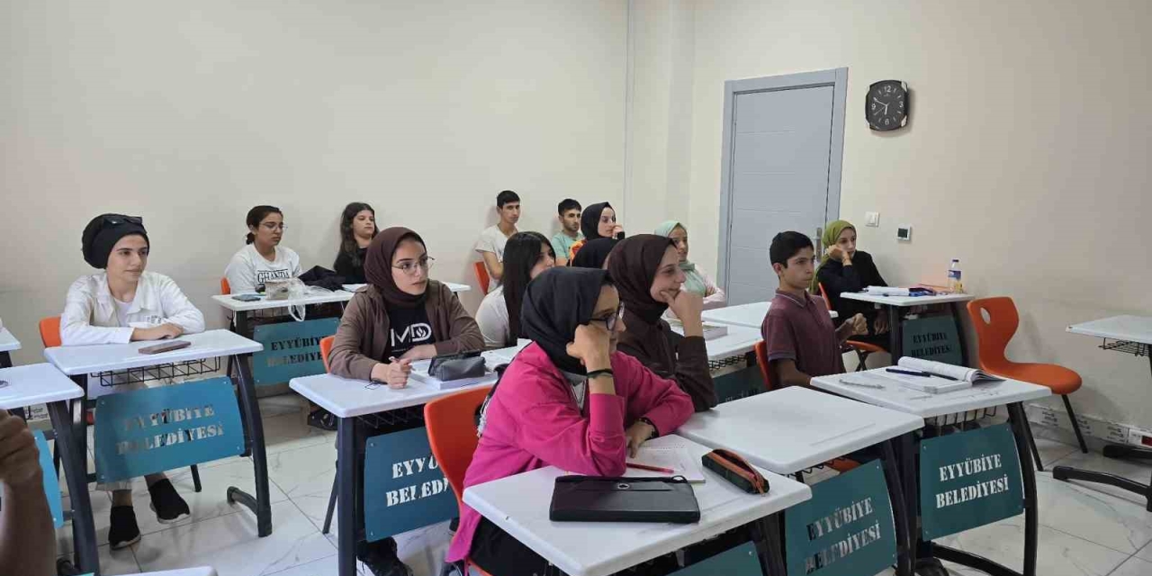 Eyyübiye Belediyesinden Gençlere Yks Tercih Desteği