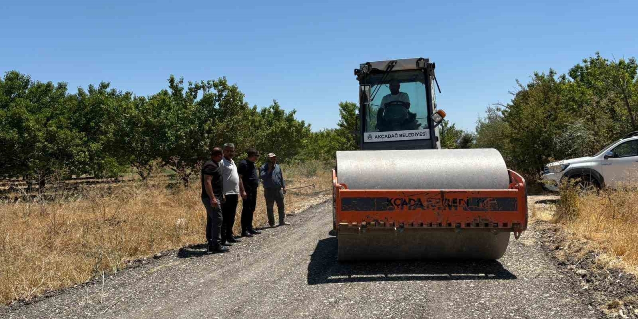 Akçadağ’ın Bahri Mahallesi’nde Yollar Yenileniyor