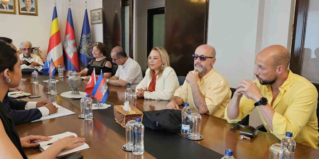 Türkiye İle Kamboçya Arasında Sağlık Ve Ticarette Stratejik İş Birliği