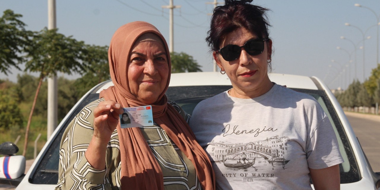 Torununu Sınava Götürdü, Kendisi Ehliyet Sahibi Oldu
