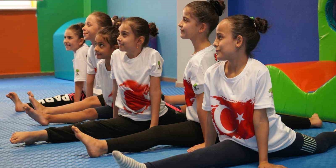Şehitkamil Yaz Spor Akademisinde 8 Ayrı Branşta Eğitimler Devam Ediyor