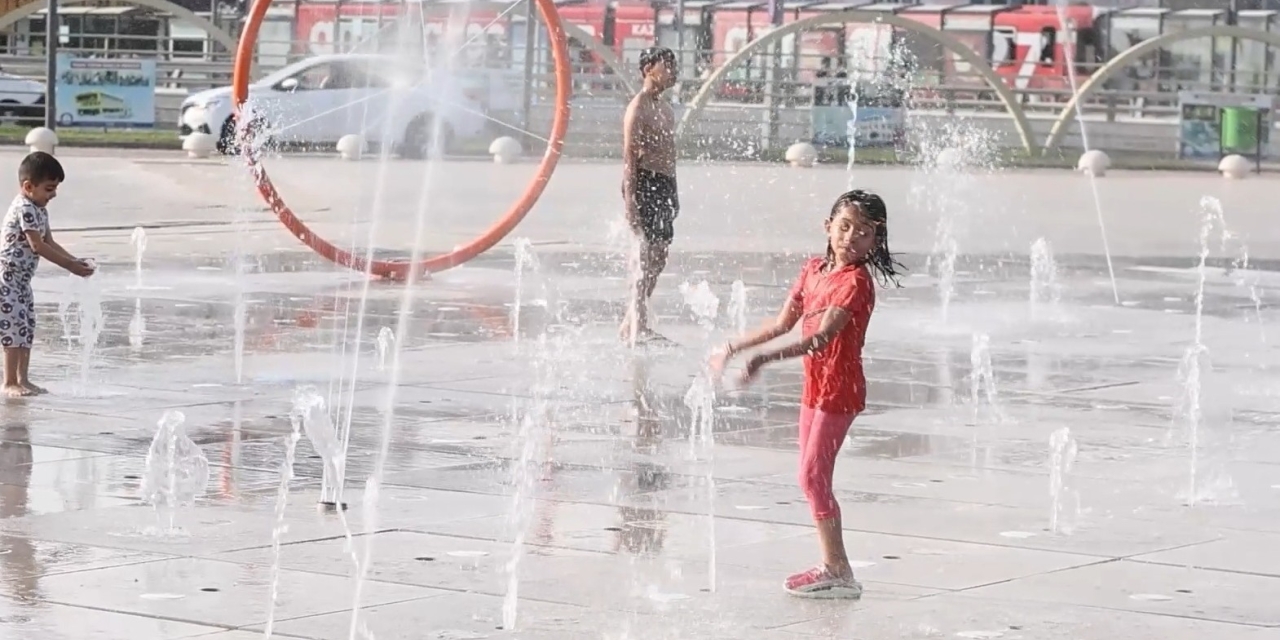 Gaziantep’te Sıcaktan Bunalan Vatandaşlar Şahinbey Parklarında Serinliyor