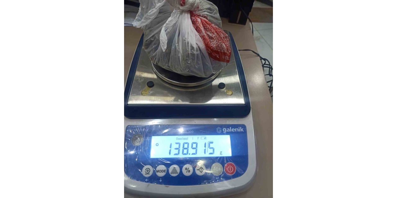 Attıkları Poşetten Uyuşturucu Çıktı