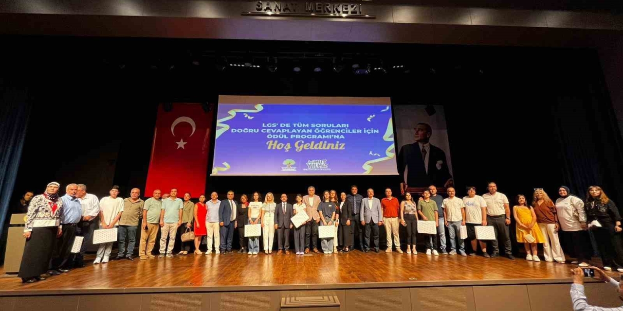 Şehitkamil’in Türkiye Birincilerine Dizüstü Bilgisayar