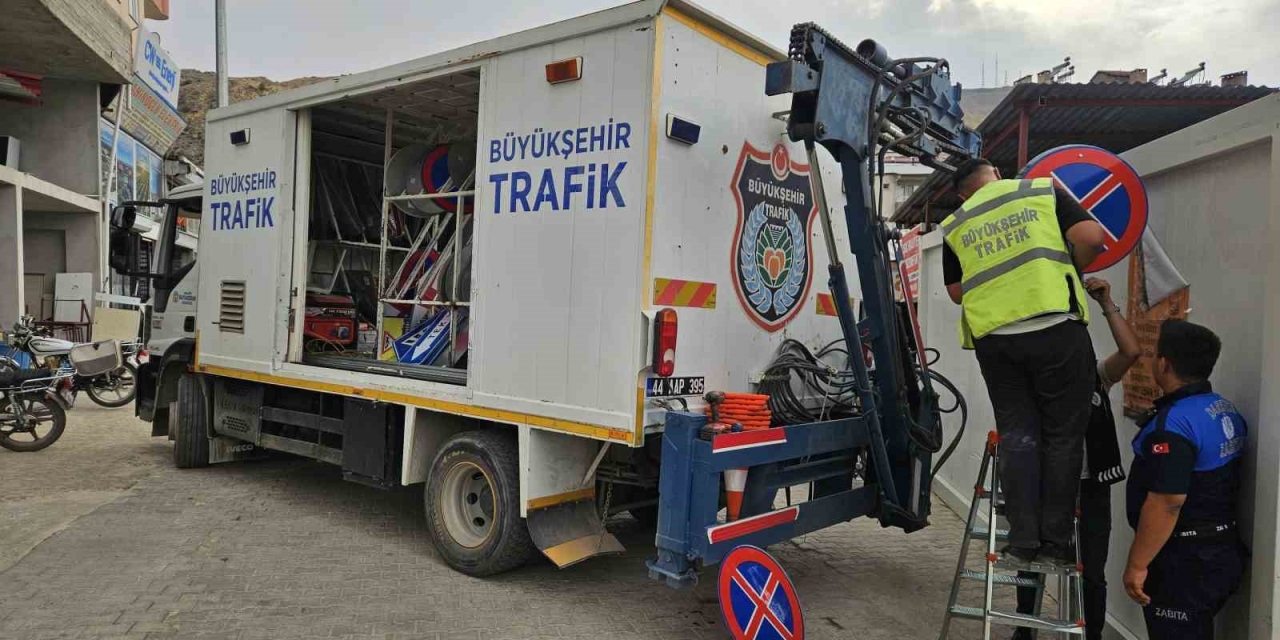 Darende’de Trafik Düzenlemesi: Tek Yön Ve Park Yasağı Uygulamaları Başladı