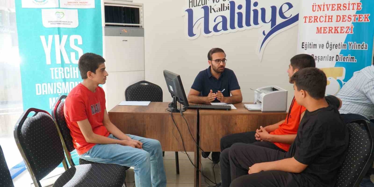 Haliliye Belediyesi Tercih Danışmanlık Merkezi İle Gençlerin Yanında