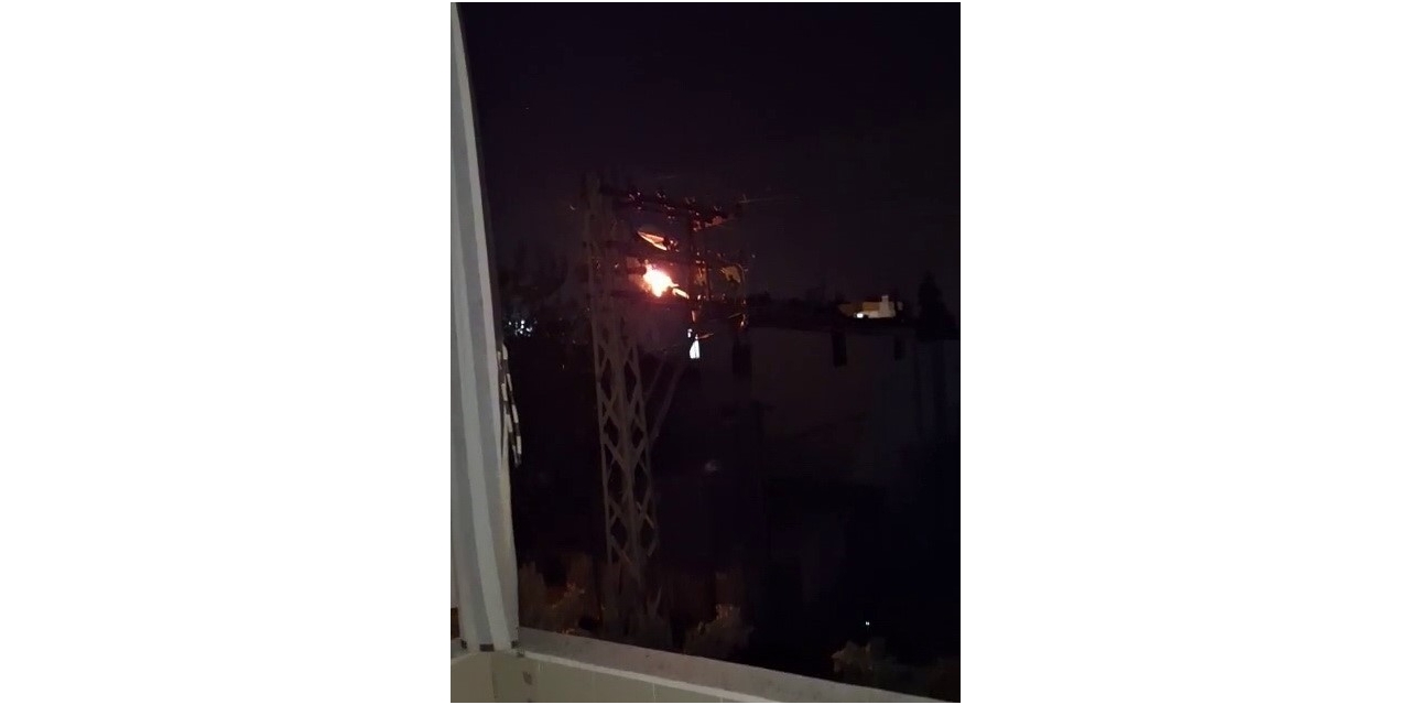 Elektrik Direğinde Korkutan Yangın