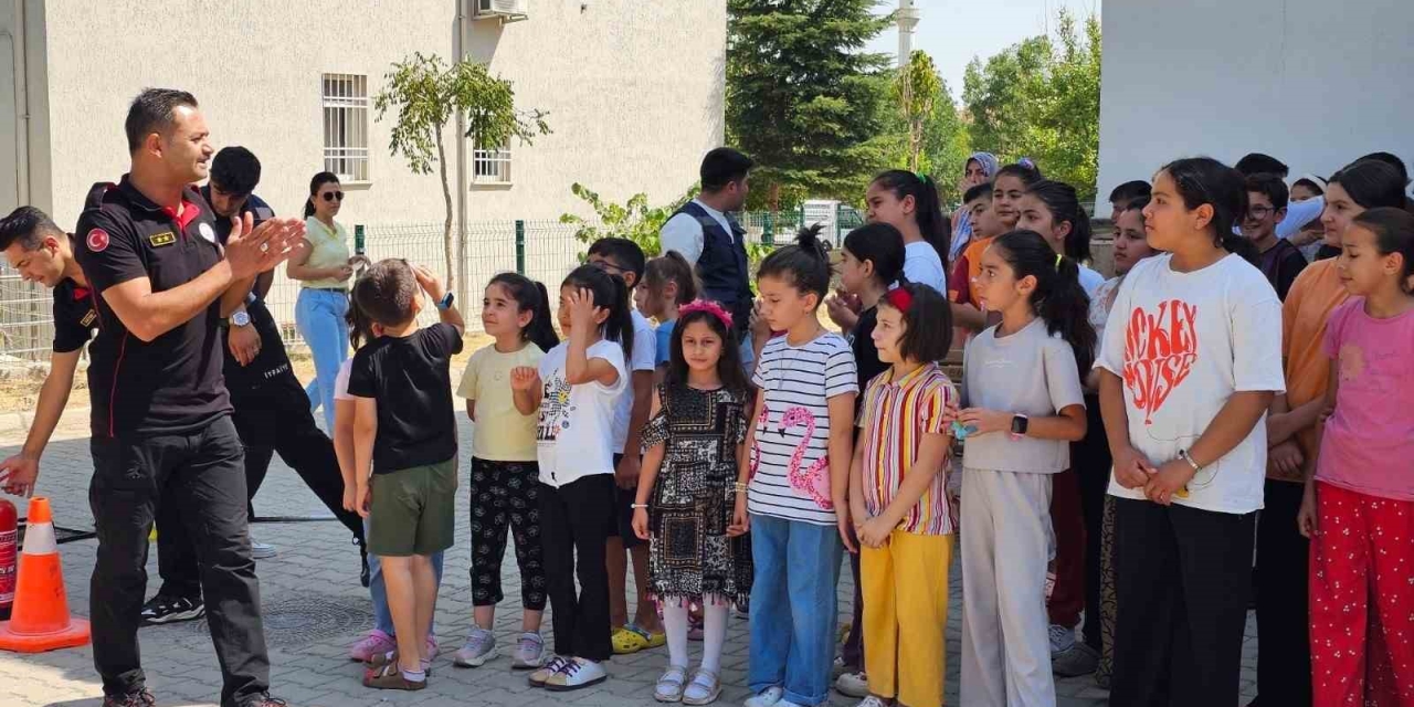 Büyükşehir Semt Konaklarında Deprem Ve Yangın Eğitimi
