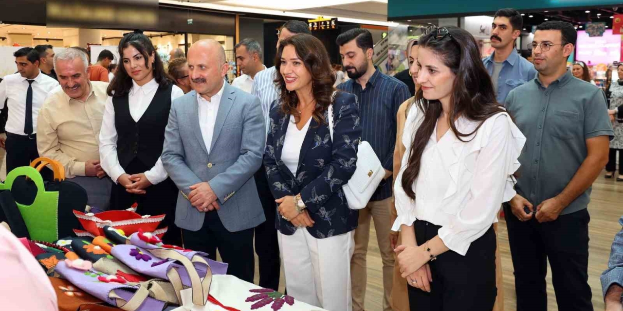 Adıyamanlı Kadınların El Emeği Göz Nuru Eserleri Görücüye Çıktı
