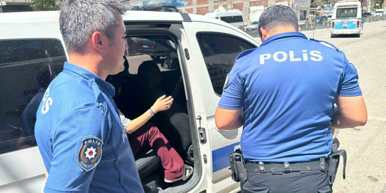 Kız Arkadaşının Şiddetine Maruz Kaldı