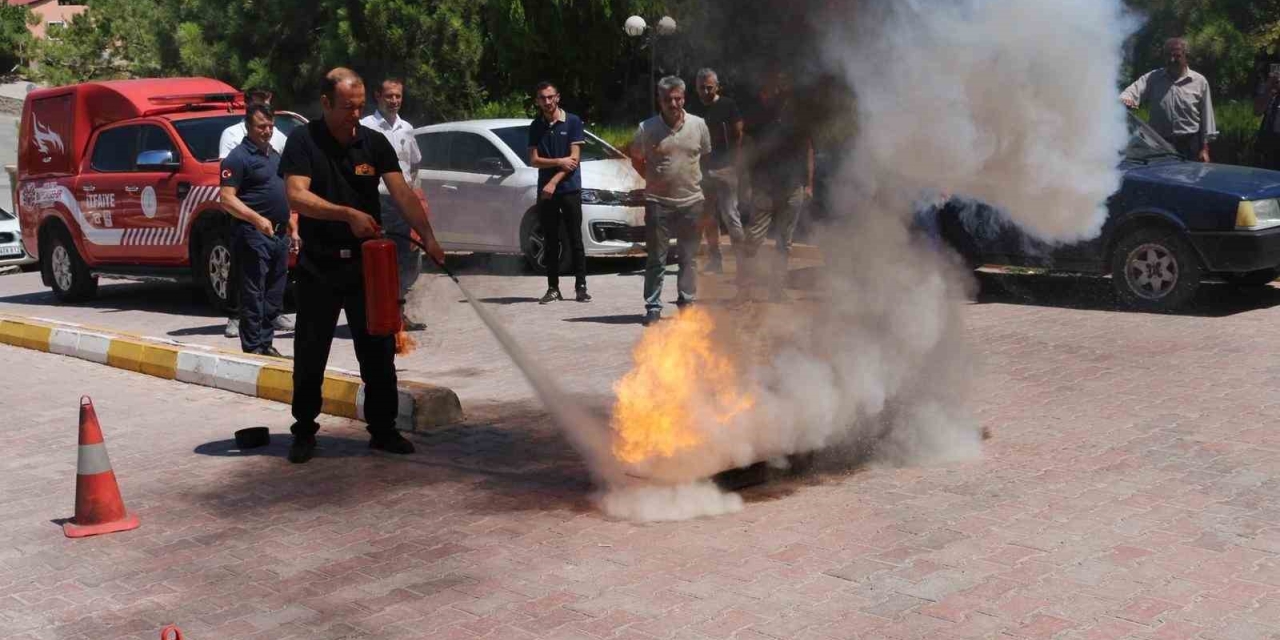 Darende’de Afet Farkındalık Eğitimi Ve Yangın Tatbikatı Gerçekleştirildi