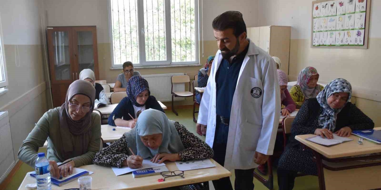 Şahinbey Belediyesi’nin Tesislerinde Okuma Yazma Öğreniyorlar