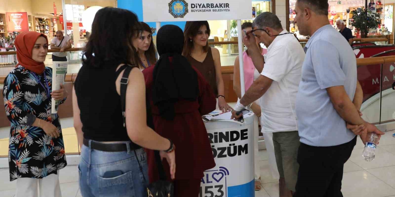 Büyükşehir Belediyesi Avm’lerde ‘yerinde Çözüm Standı’ İle Sorunlara Yerinde Müdahale Ediyor