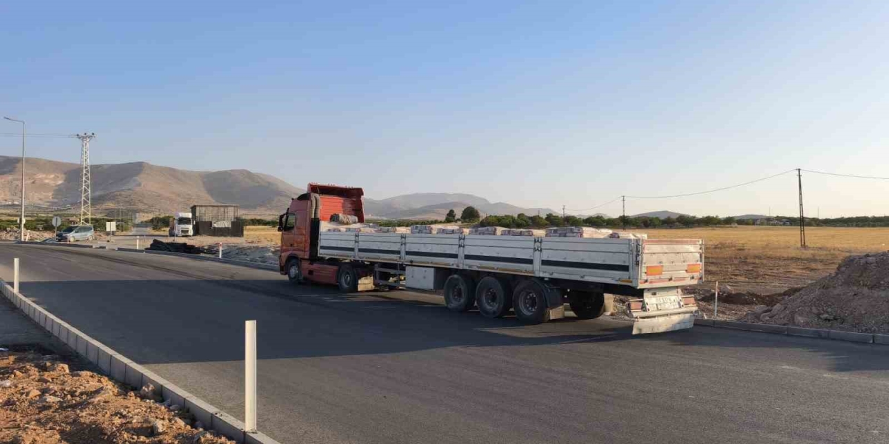 Malatya’da Üç Aracın Karıştığı Kazada 1 Kişi Yaralandı