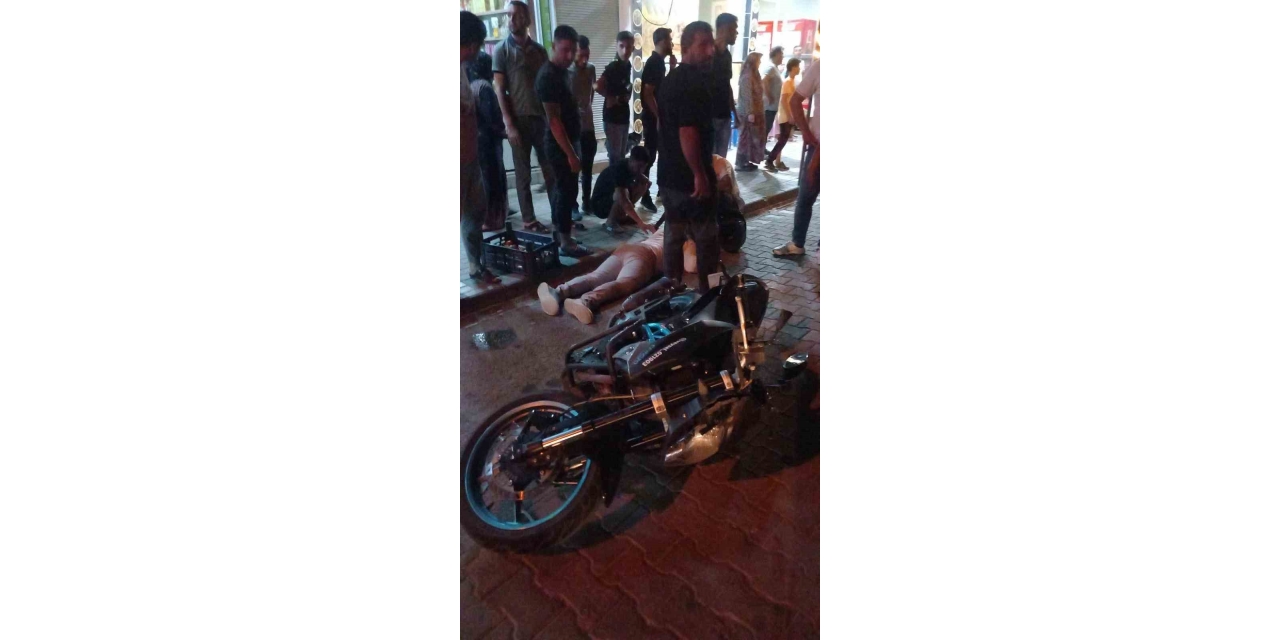Adıyaman’da Motosiklet Yayaya Çarptı: 3 Yaralı