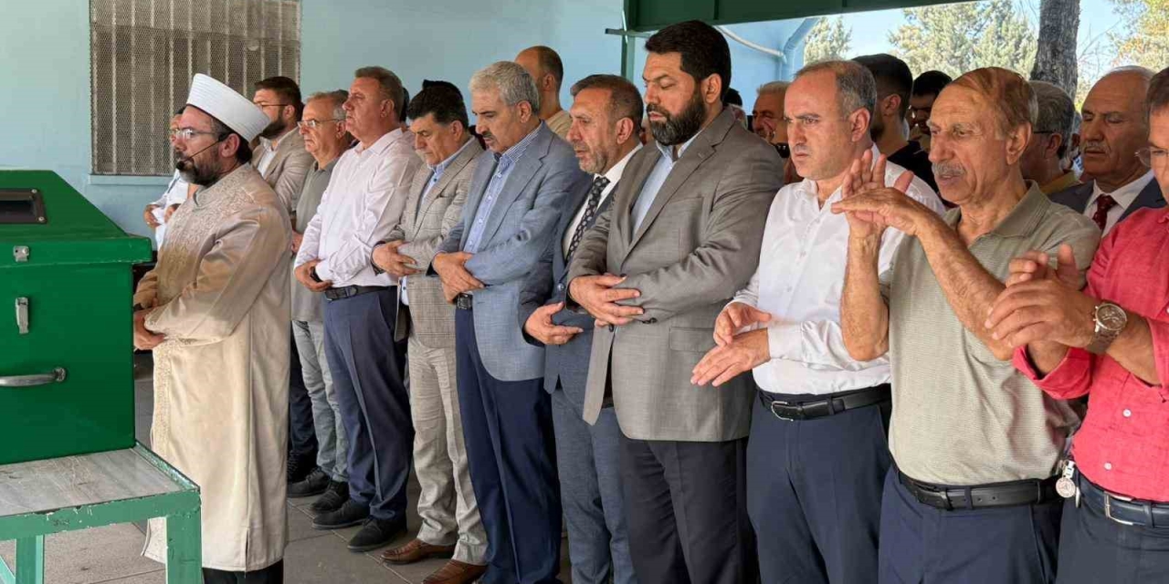 Mersin’deki Kazada Hayatını Kaybeden Farah Diyarbakır’da Defnedildi