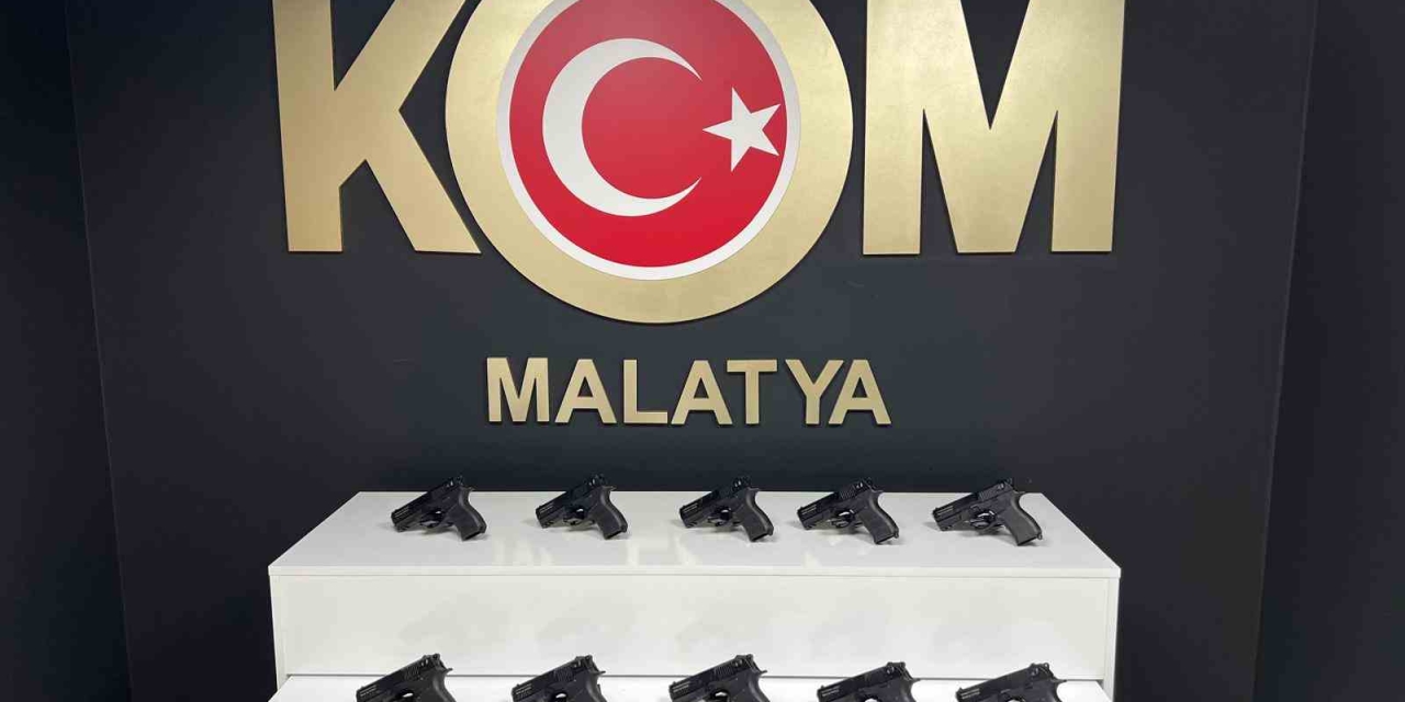 Malatya’da Yolcu Otobüsünde 10 Ruhsatsız Tabanca Ele Geçirildi