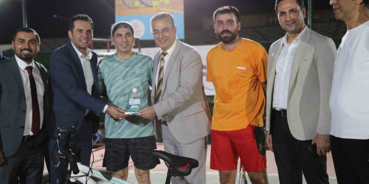 Diyarbakır İl Sağlık Müdürlüğü Tenis Turnuvası Finali Gerçekleşti
