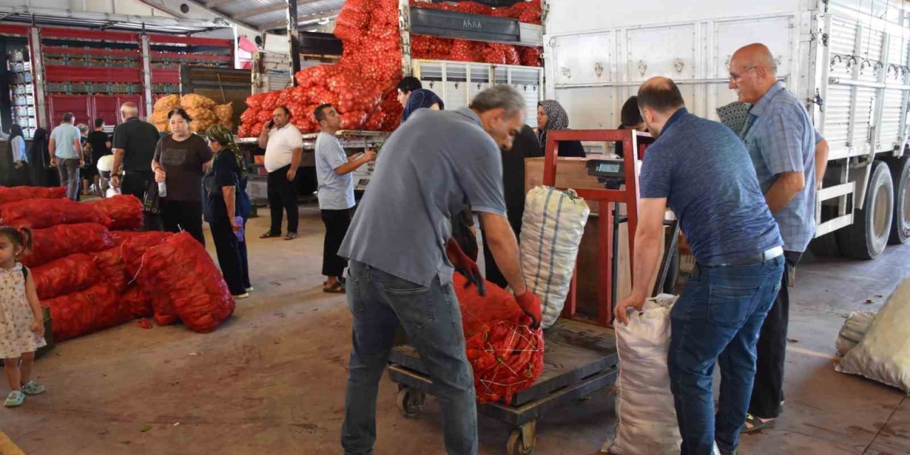 Şahinbey Belediyesi’nin ’üreticiden Tüketiciye Tarla Fiyatına’ Projesine Vatandaşlardan Tam Not