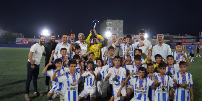 Kahta Belediyespor U-13 Takımı Adıyaman bölge şampiyonu oldu