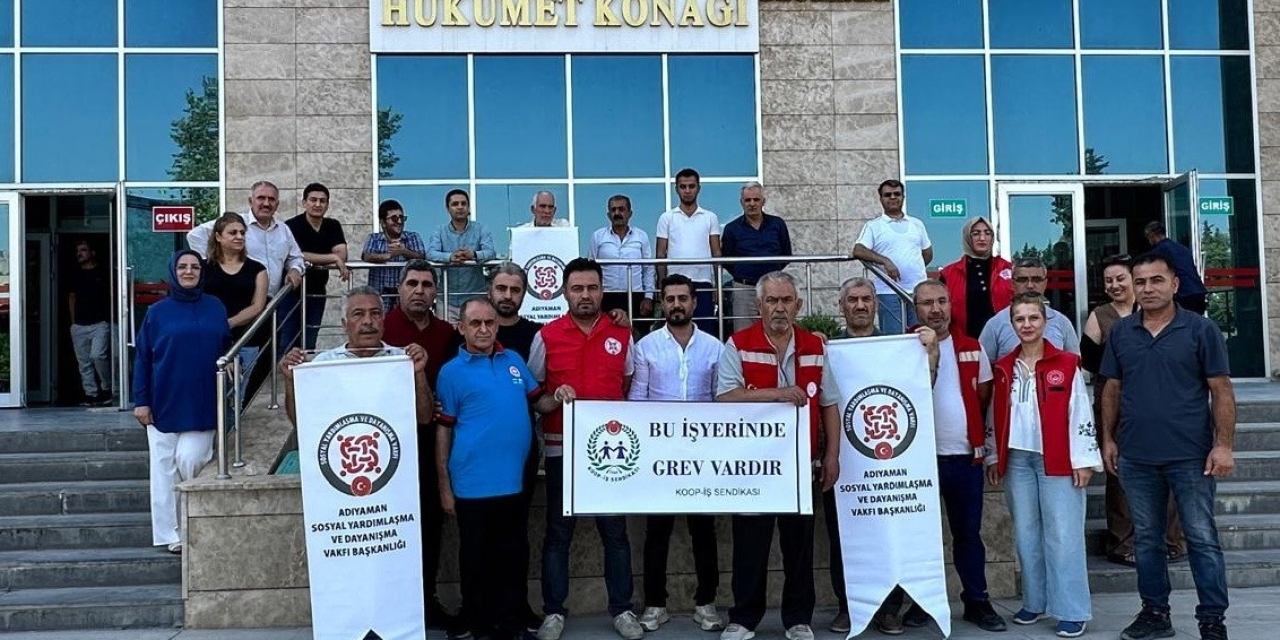 Sosyal Yardımlaşma Vakıflarında Çalışan İşçiler Grev Düzenledi