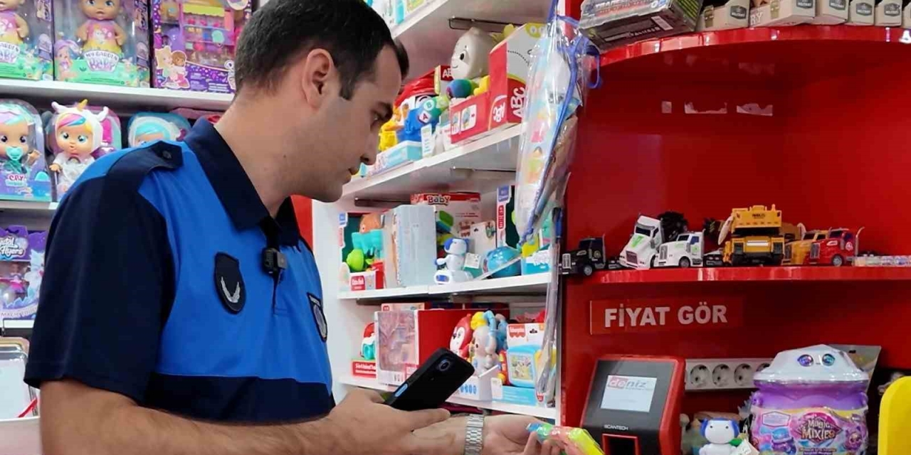 Yeşilyurt’ta Zabıta Ekiplerinden Kırtasiye Denetimi