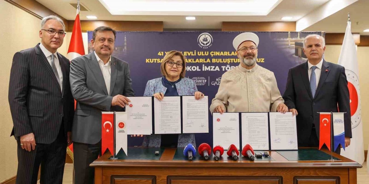 15 Bin Başvurunun Yapıldığı Umre Ziyareti Projesinin İlk Talihlileri Belli Oldu