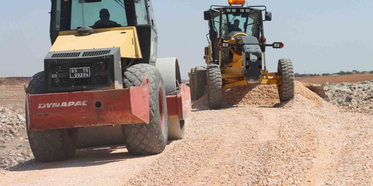 Büyükşehir Siverek’te Yol Atağına Geçti